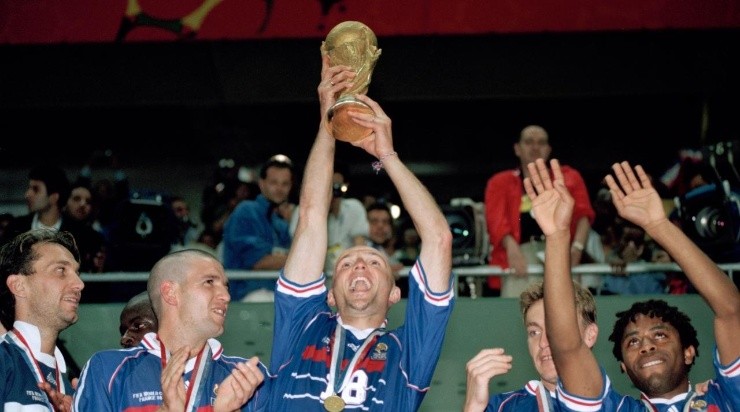 France  after the 1998 FIFA World Cup Final between France and Brazil  (Photo by Shaun Botterill/Allsport/Getty Images/Hulton Archive)