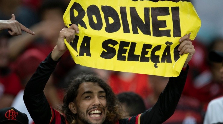 Foto: Jorge Rodrigues/AGIF - Torcida do Flamengo pediu Rodinei na convocação de Tite.