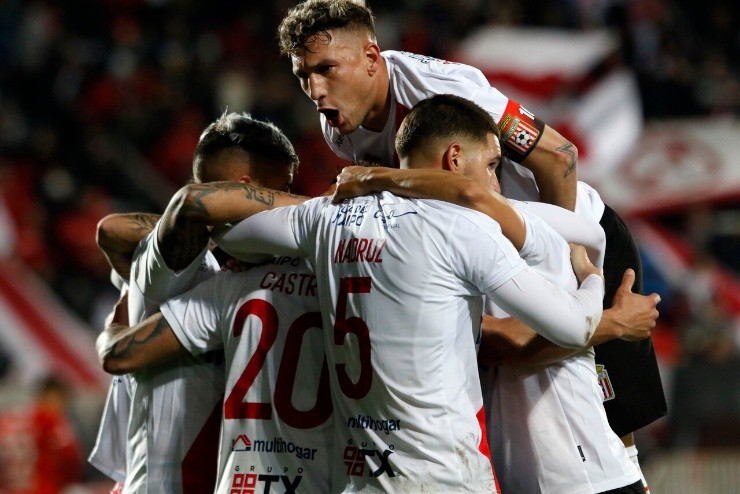 Curicó va al acecho de Colo Colo | Foto: Agencia Uno 