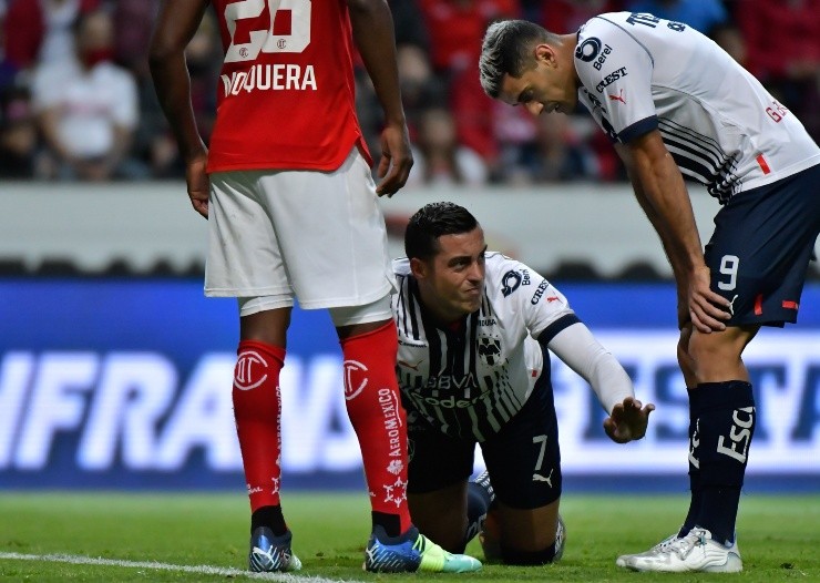 Funes Mori salió lesionado en el empate de Monterrey ante Toluca. Créditos: Imago7