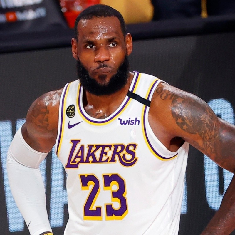 Dueña de los Lakers garantiza retirar la camiseta de LeBron James