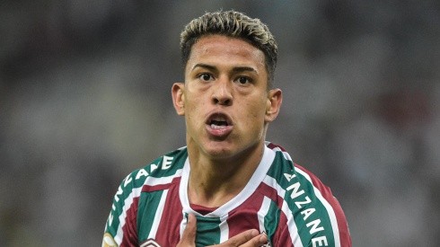Matheus Martins pode estar de saída do Fluminense (Foto: Thiago Ribeiro/AGIF)