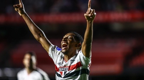 Talles Costa foi titular do São Paulo no Majestoso (Foto: Marcello Zambrana/AGIF)