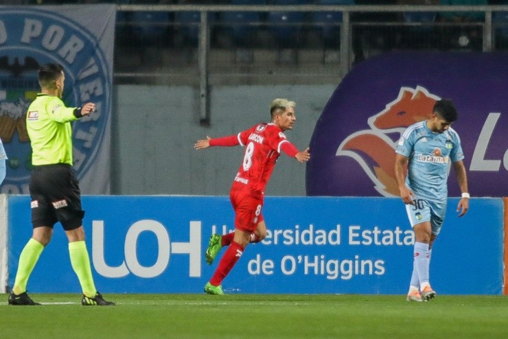 Williams Alarcón marcó en la igualdad de La Calera | Foto: Agencia Uno 