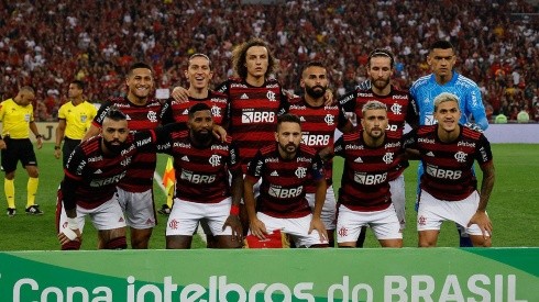 Flamengo en formación de equipo para Copa de Brasil.