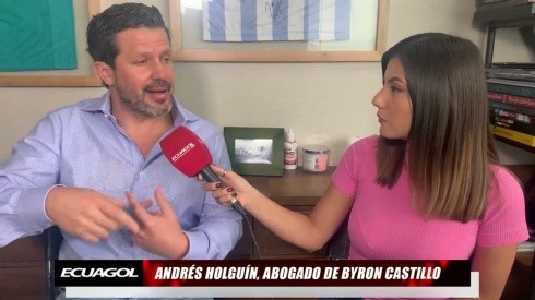 Andrés Holguín, abogado de Byron Castillo, reconoció por primera vez un escenario en que FIFA sanciona a Ecuador.