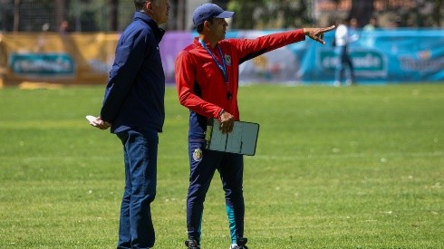 Cadena y Peláez deberán definir el futuro en Chivas de cuatro futbolistas.