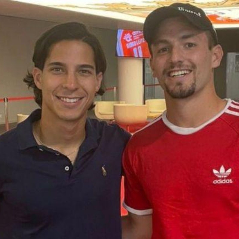 Diego Lainez y Eugenio Pizzuto motivan a jóvenes mexicanos