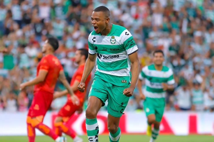 Torreón, Coahuila, 18 de septiembre de 2022. , durante el partido de la jornada 15 del torneo Apertura 2022 de la Liga BBVA MX, entre los Guerreros de Santos Laguna y los Bravos de FC Juárez, celebrado en el estadio Corona. Foto: Imago7/ Saul Perales