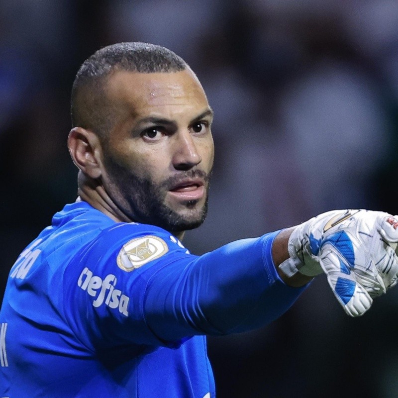 Na lata! Weverton deixa clubismo de lado e se rende a titular do Santos