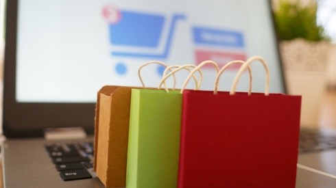 Fundador da Shopee se propõe a ficar sem salário até empresa equilibrar as contas, afirma site. Foto: Pixabay.