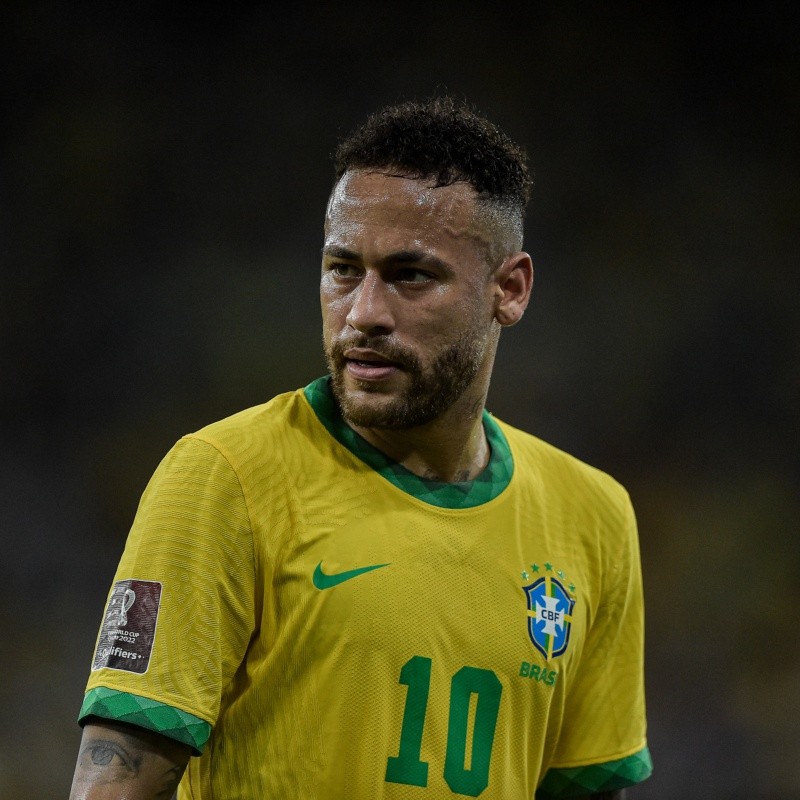 Após dividida, Neymar fica caído e provoca clima de tensão durante treinamento da Seleção; CONFIRA