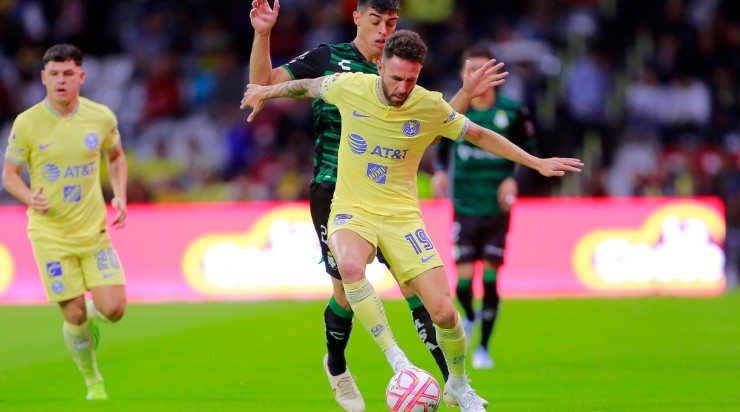 Miguel Layún durante el último América – Santos. (JAM Media)