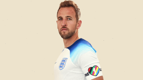 El nuevo brazalete que utiliza Harry Kane en la Selección de Inglaterra