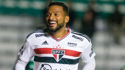 Reinaldo tem contrato com o São Paulo até dezembro (Foto: Luiz Erbes/AGIF)
