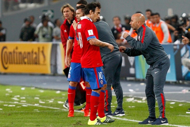 Valdivia respaldó con todo a Sampaoli | Foto: Agencia Uno 