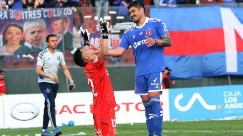 La U golpeó primero en la ida de los cuartos de final de Copa Chile.