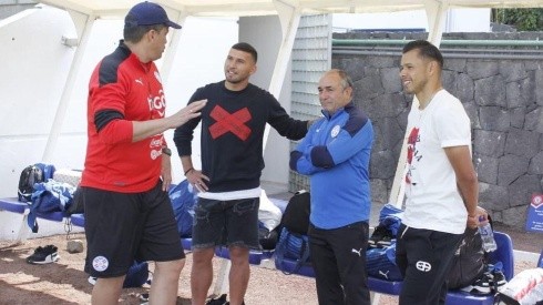 Escobar y Romero con el equipo técnico de paraguay sub-20