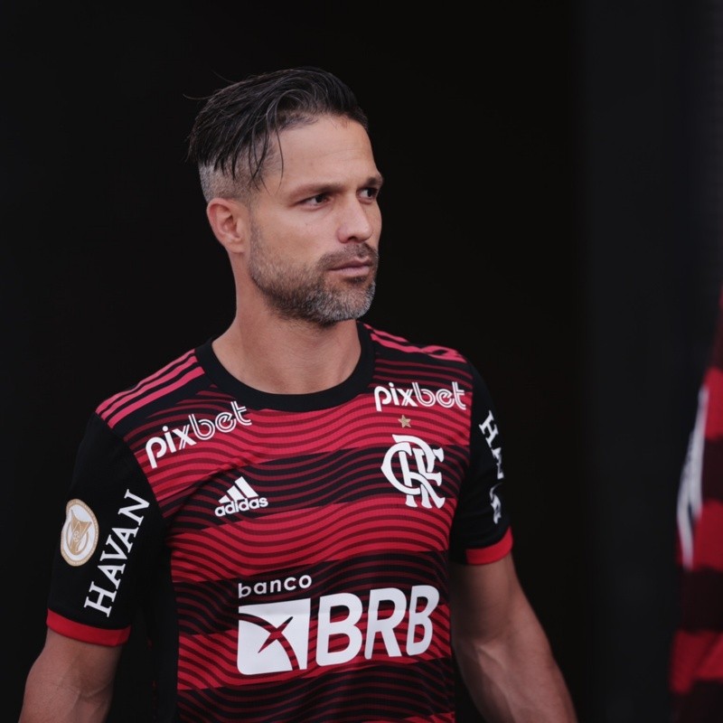 “Propostas interessantes”; Diego revela conversa com rival e expõe destino pós-Flamengo