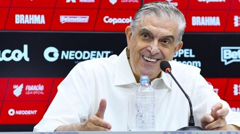 Foto: Gustavo Oliveira/athletico.com.br/Divulgação - Petraglia: presidente pode fechar negociação envolvendo atacante