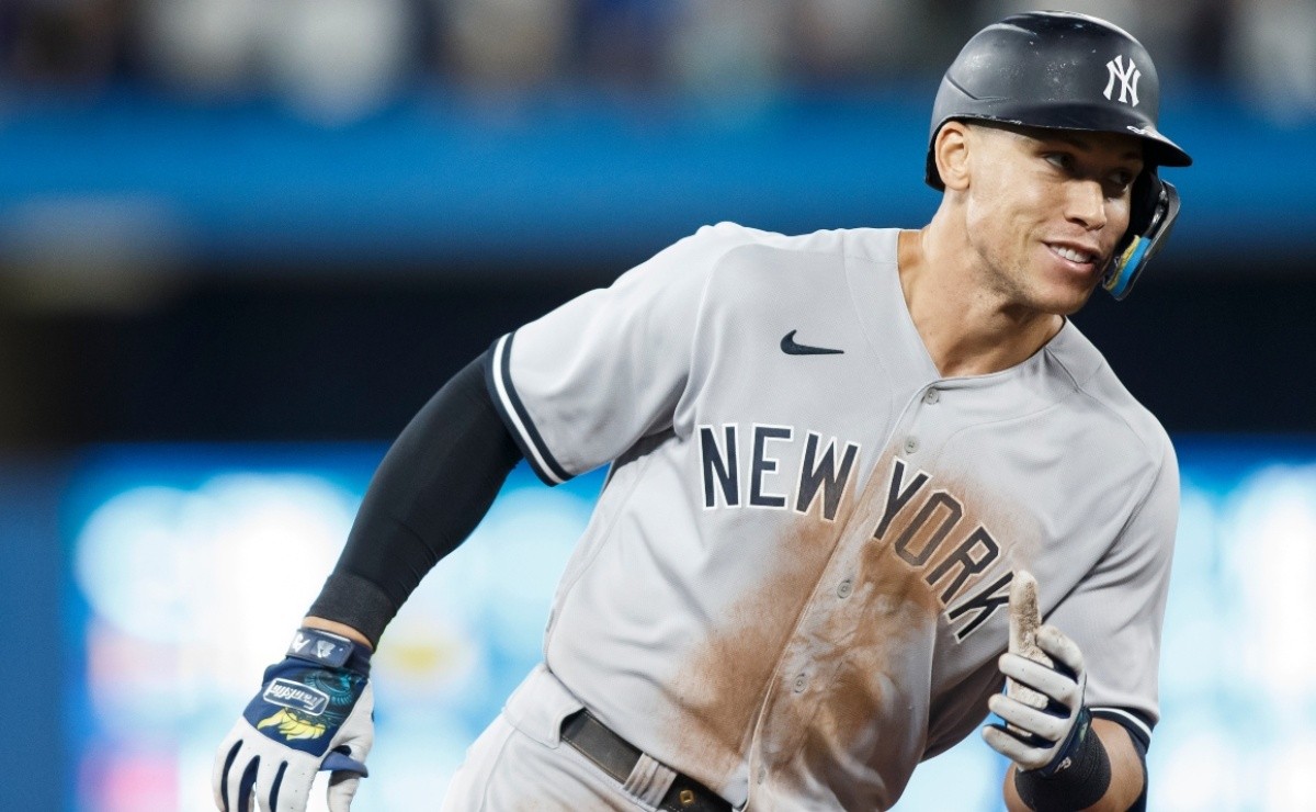 Aaron Judge and Gerrit Cole New York Yankees city skyline