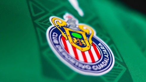 El Club Deportivo Guadalajara presentó su edición especial tricolor diseñada por la marca Puma