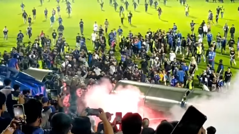 Tragedia en el fútbol de Indonesia tras el clásico entre Arema FC y Persebaya