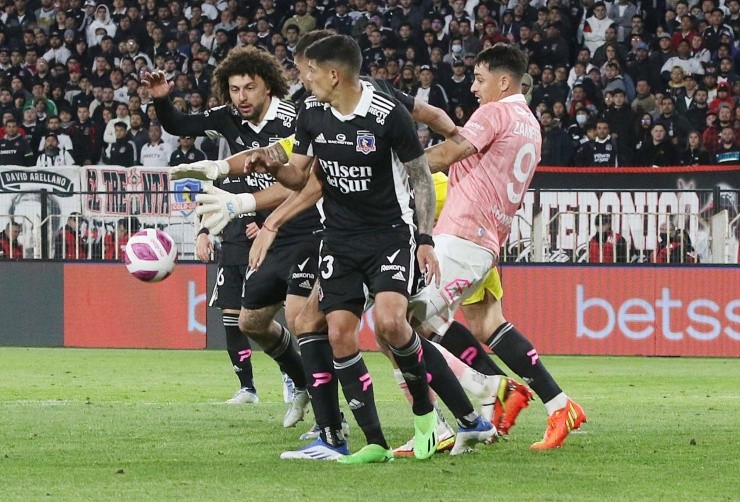 Albos y Cruzados igualaron sin tantos | Foto: Agencia Uno Albos y Cruzados igualaron sin tantos | Foto: Agencia Uno