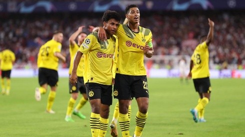 Festejo de gol de Borussia Dortmund.
