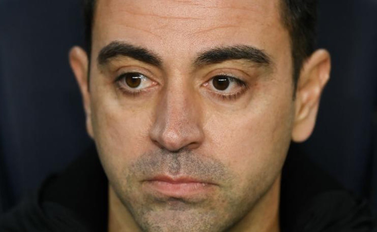 Xavi recibe una noticia indigerible y el Barcelona se complica por la baja de un defensa: ‘Va a dictar…’