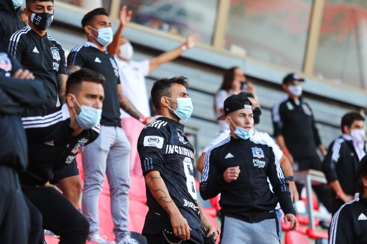 Jorge Valdivia viviendo el encuentro de la promoción con Colo Colo | Foto: Agencia Uno 