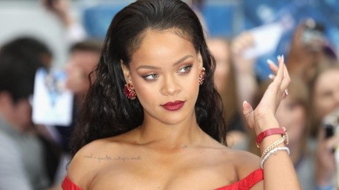 Descubre la fortuna actual de Rihanna.