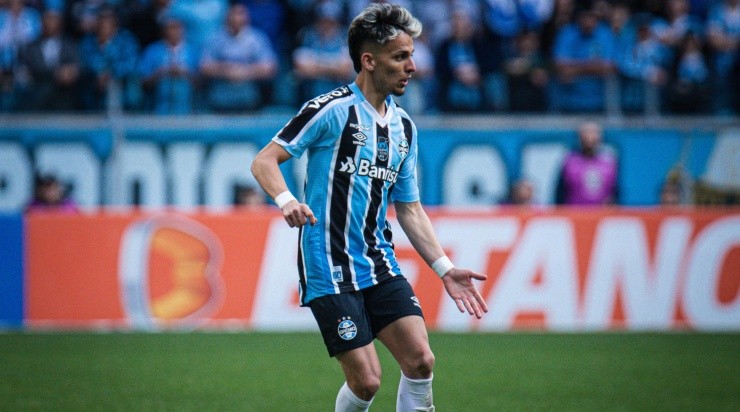 Foto: Maxi Franzoi/AGIF - O meia-atacante acumula boas atuações pelo Grêmio no ano