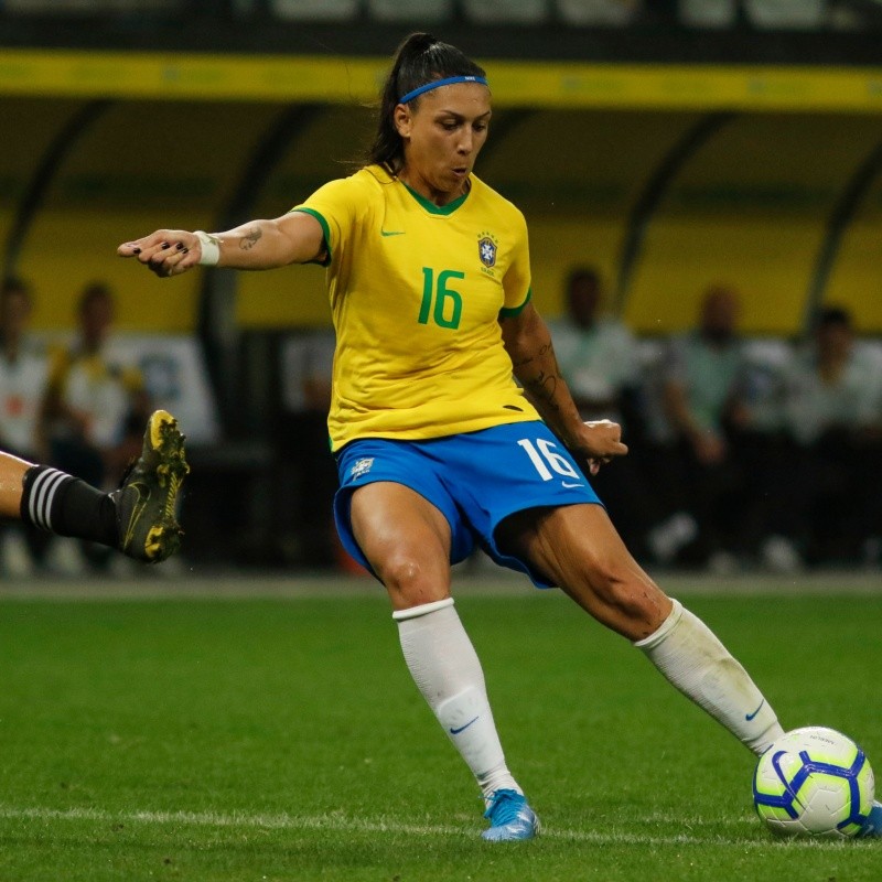 Seleção Brasileira Feminina entra em campo para enfrentar amistoso com a Noruega