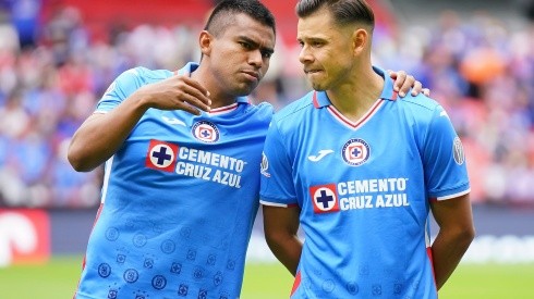 Jaiber Jiménez y Ángel Romero, durante el partido de la jornada 14 contra Mazatlán