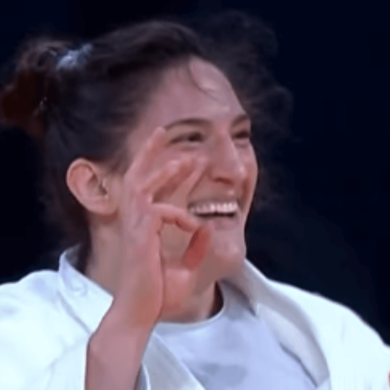 Mayra Aguiar ganha de chinesa e é tricampeã mundial de judô