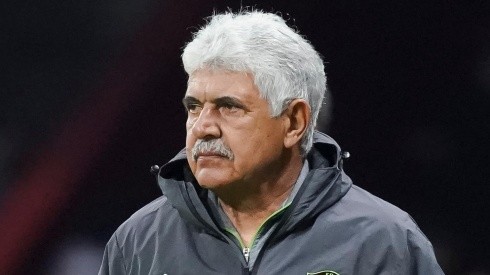 Ricardo Ferretti se encamina, pero todavía no es entrenador de Pumas.