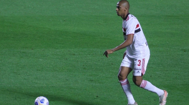 Foto: Marcello Zambrana/AGIF - O defensor não vestirá mais a camisa do São Paulo 