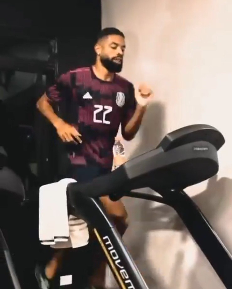 Diogo de Oliveira con la playera de la Selección mexicana | Twitter