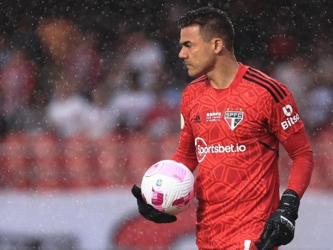 São Paulo 'mira' em goleiro de "rival" para substituir Felipe Alves em 2023: "Bem avaliado"