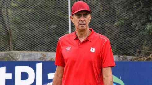 Anuncio del dueño del América deja en jaque al técnico Alexandre Guimaraes