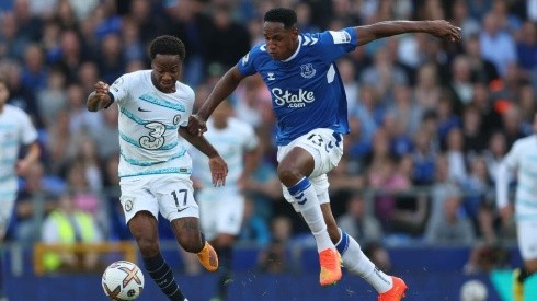 Yerry Mina estaba recuperado, pero se volvió a lesión en entreno de Everton