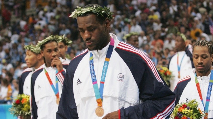 LeBron James con USA en Juegos Olímpicos Atenas 2004 (Foto: Getty Images)