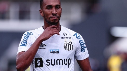 Ettore Chiereguini/AGIF - Lucas Braga revela "briga" do Santos no Brasileirão