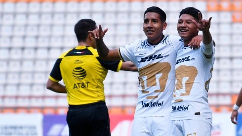 Gael Rodríguez en el festejo de su gol ante Pachuca.