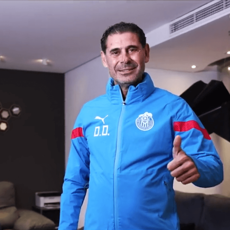 Fernando Hierro ya lució la indumentaria de las Chivas