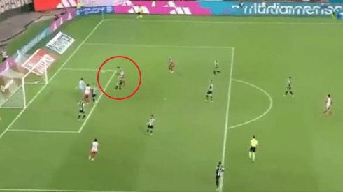 Video: James marca su primer gol con Olympiacos, vea el certero cabezazo