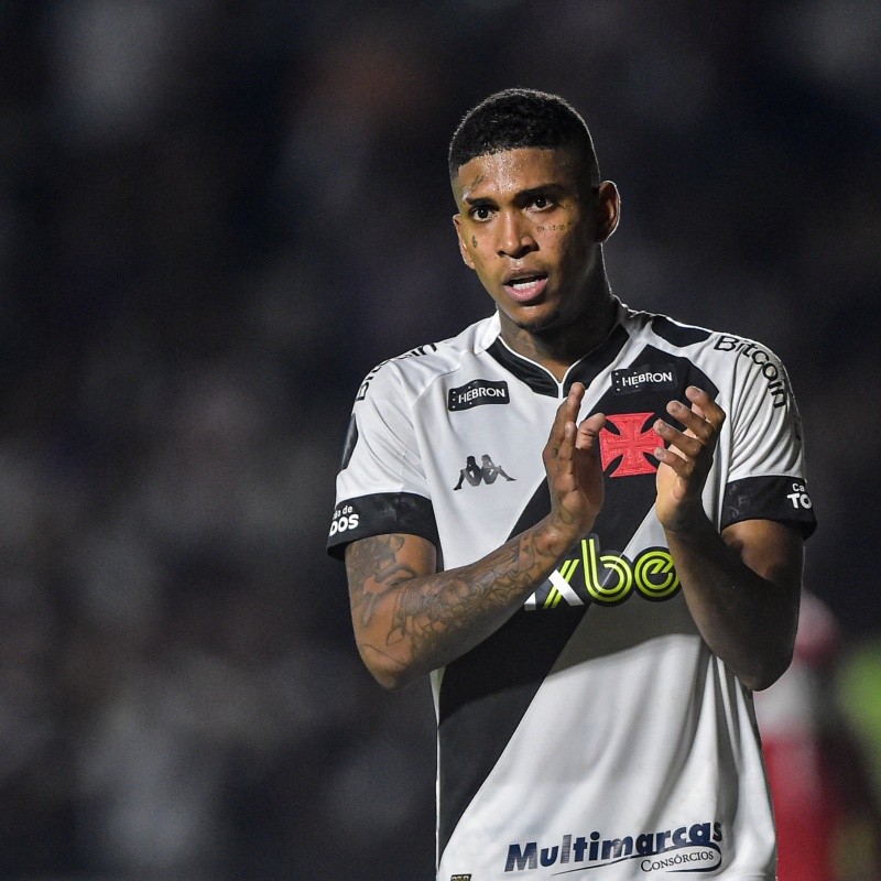 “Drogado e traficante”; Raniel se explica após polêmica em gol do Vasco e expõe xingamentos