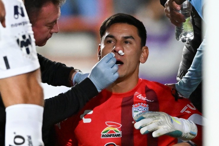 Ustari debió ser atendido por personal médico. Créditos: Imago7