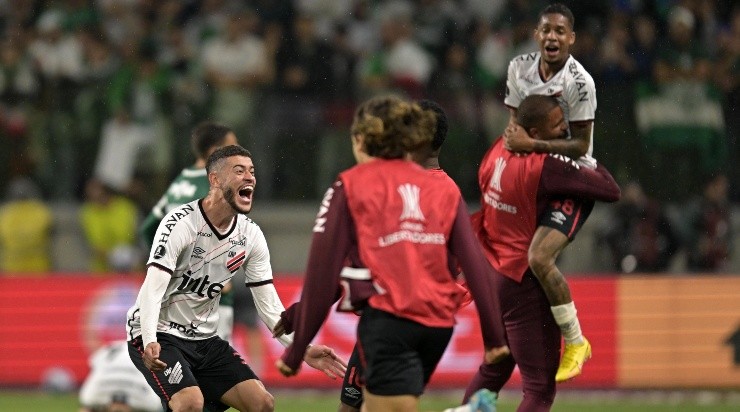 Paranaense se llevó puesto a un candidatazo: Palmeiras. Foto: Getty